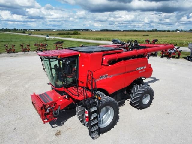 Image of Case IH 8250 equipment image 1