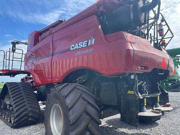 Image of Case IH 8250 equipment image 2