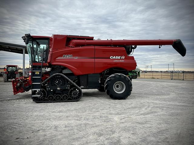 Image of Case IH 8250 equipment image 1