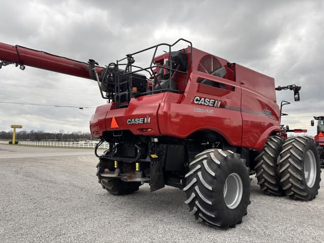 Image of Case IH 8250 equipment image 2