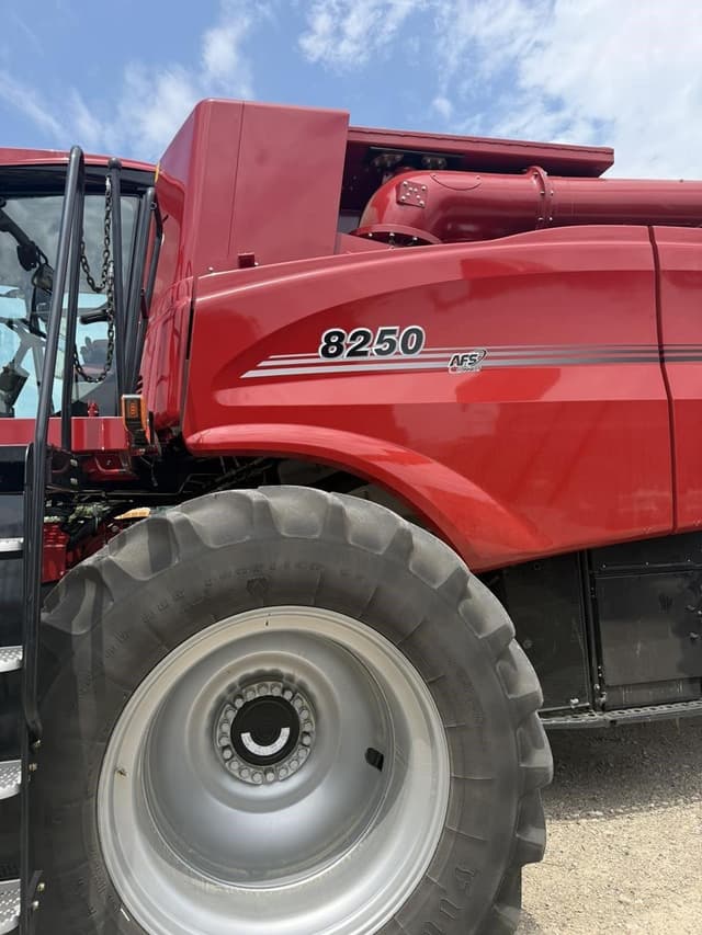 Image of Case IH 8250 equipment image 1