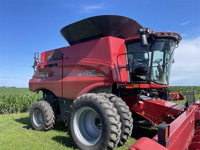 Image of Case IH 8250 equipment image 3