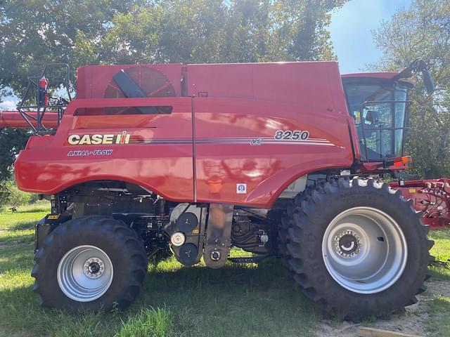 Image of Case IH 8250 equipment image 4