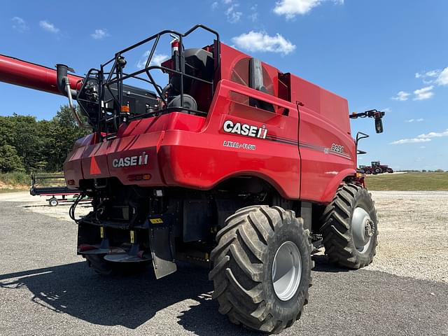 Image of Case IH 8250 equipment image 2