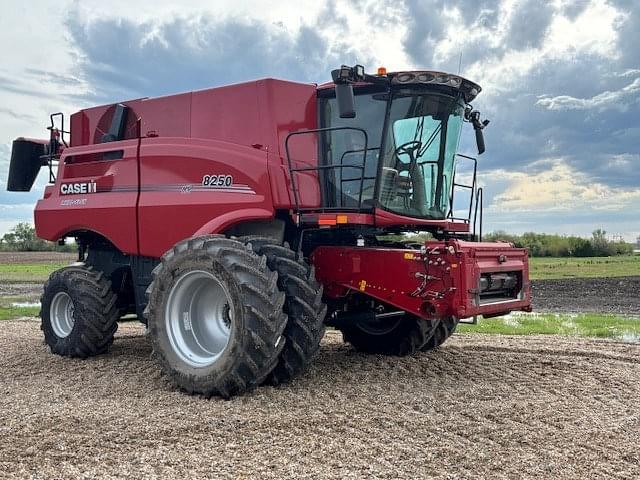 Image of Case IH 8250 equipment image 2