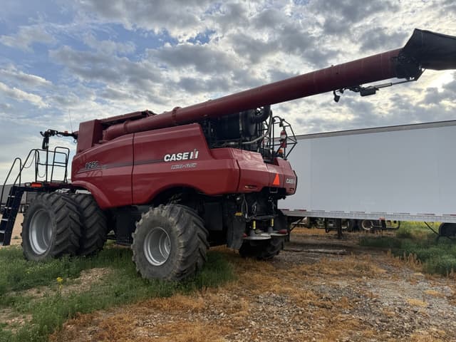 Image of Case IH 8250 equipment image 4