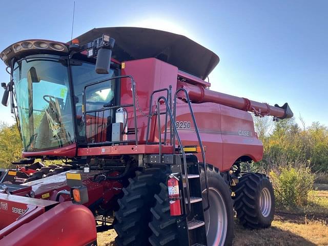 Image of Case IH 8250 equipment image 3