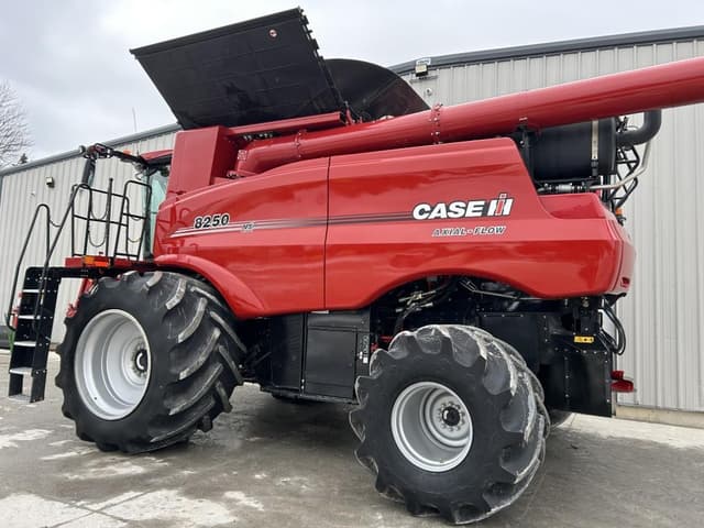 Image of Case IH 8250 equipment image 4