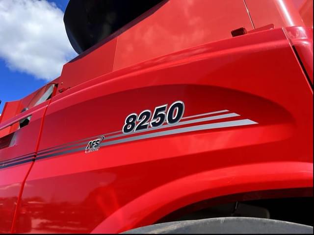 Image of Case IH 8250 equipment image 2