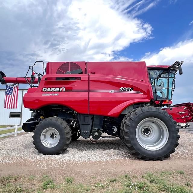 Image of Case IH 8250 equipment image 4