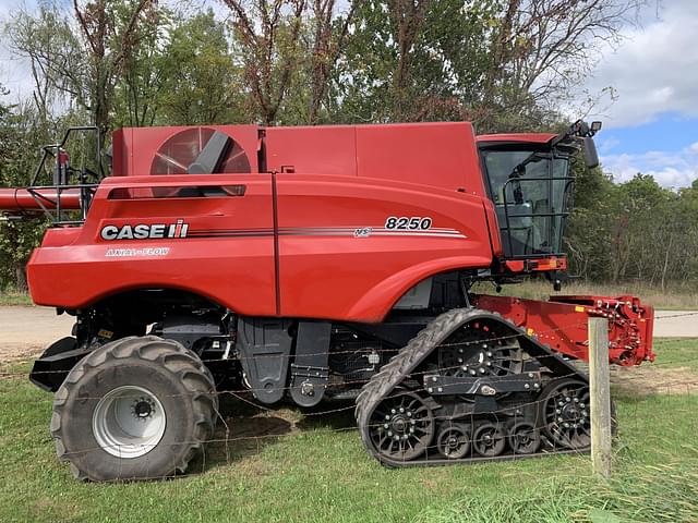 Image of Case IH 8250 equipment image 2