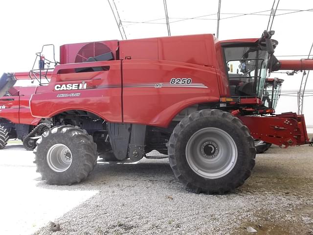 Image of Case IH 8250 equipment image 1