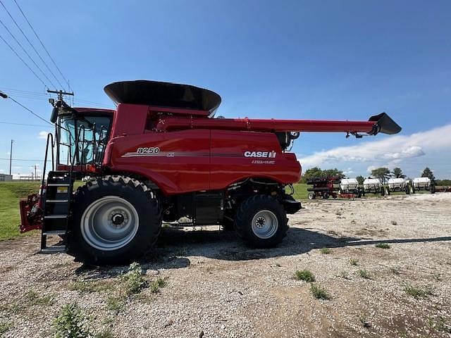 Image of Case IH 8250 equipment image 2