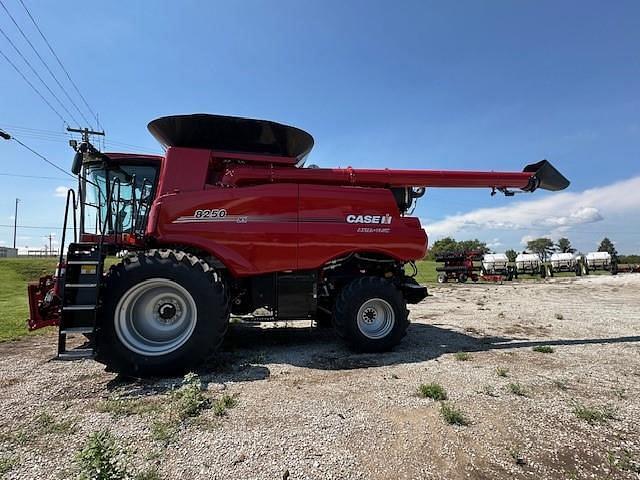 Image of Case IH 8250 equipment image 2