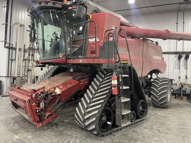 Image of Case IH 8250 equipment image 1