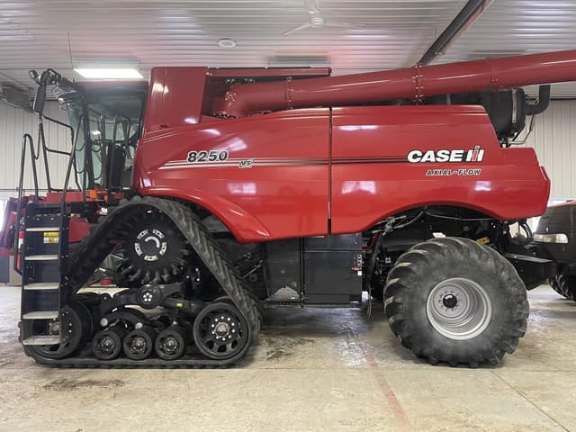 Image of Case IH 8250 equipment image 1