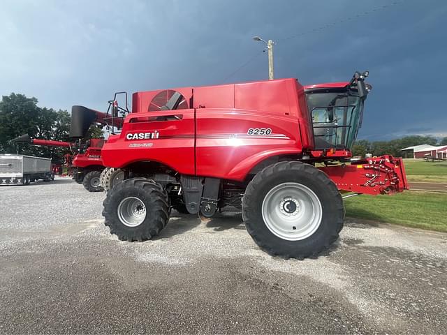 Image of Case IH 8250 equipment image 1