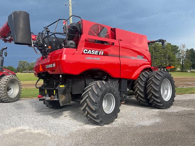 Image of Case IH 8250 equipment image 2