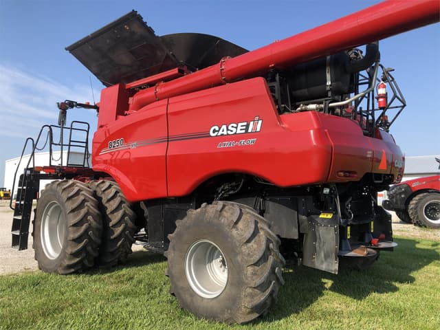 Image of Case IH 8250 equipment image 3