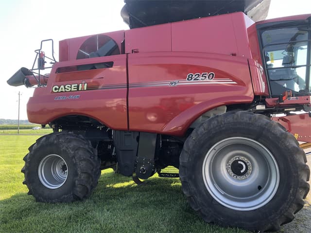 Image of Case IH 8250 equipment image 1