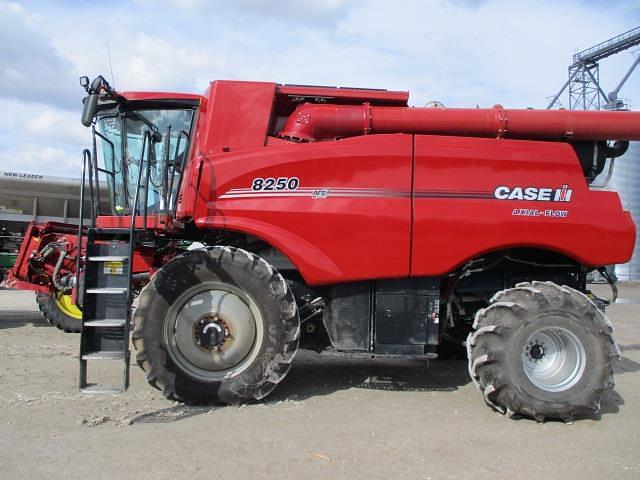 Image of Case IH 8250 equipment image 2