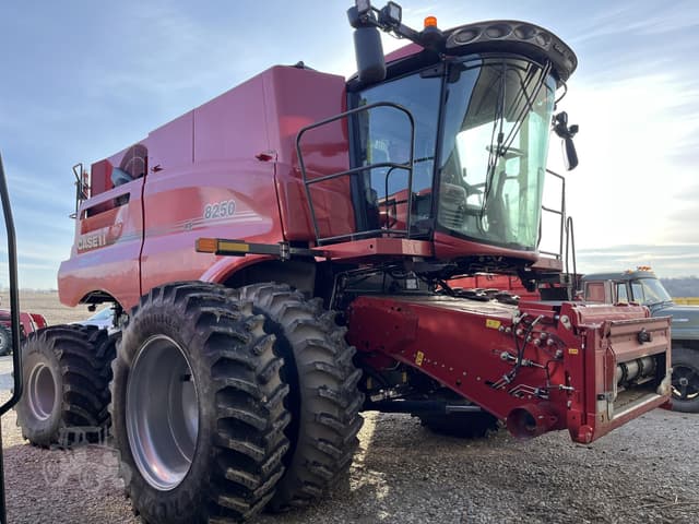 Image of Case IH 8250 equipment image 1
