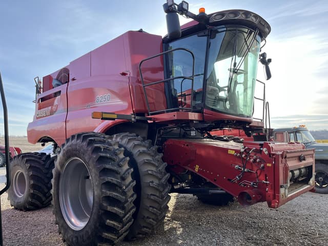 Image of Case IH 8250 equipment image 1