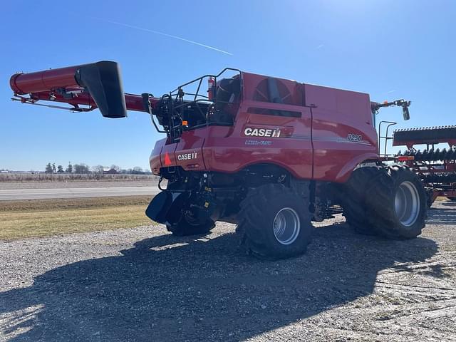 Image of Case IH 8250 equipment image 2