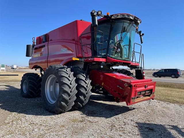 Image of Case IH 8250 equipment image 3