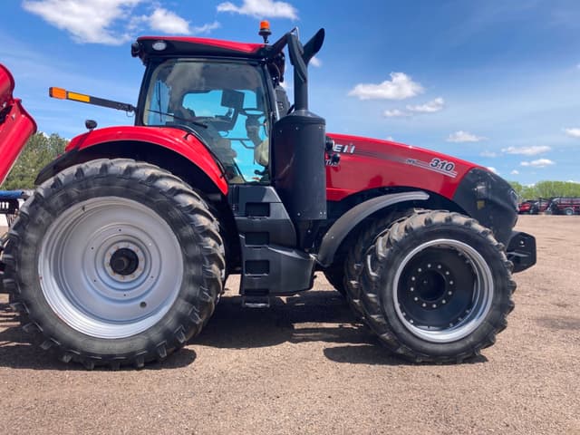 Image of Case IH Magnum 310 equipment image 2