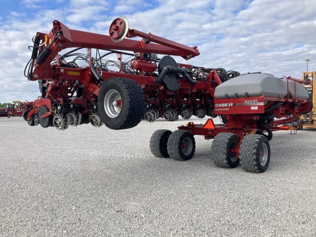 Image of Case IH 2140 equipment image 2