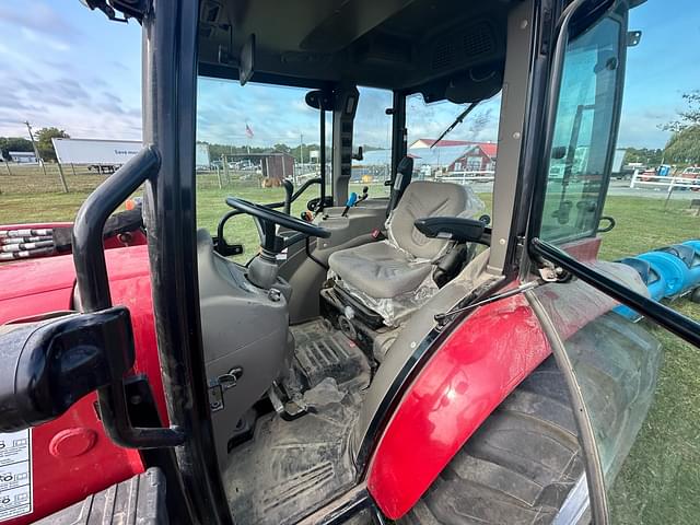 Image of Case IH Farmall 55C equipment image 3