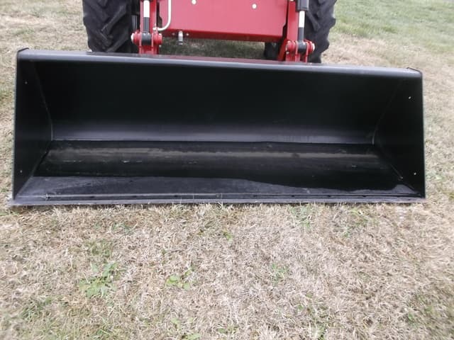 Image of Case IH Farmall 100C equipment image 3