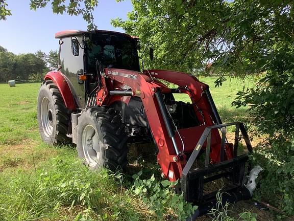 Image of Case IH Farmall 100C equipment image 4