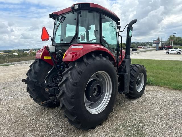 Image of Case IH Farmall 100C equipment image 2