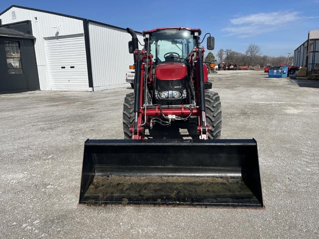 Image of Case IH Farmall 100C equipment image 2