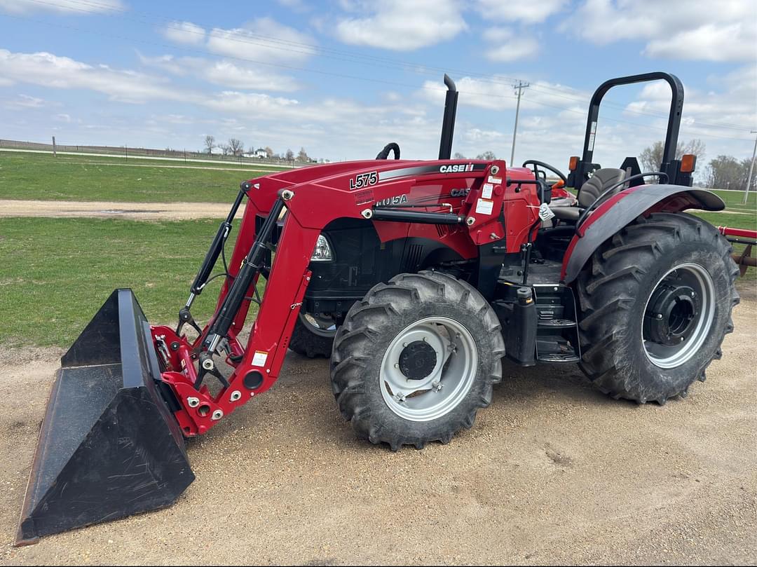 Image of Case IH Farmall 105A Primary image
