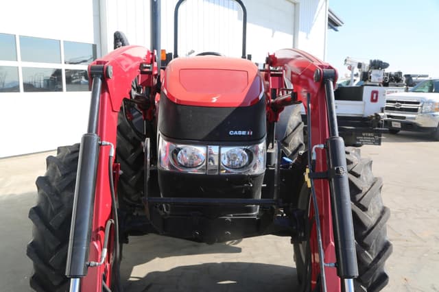 Image of Case IH Farmall 105A equipment image 4
