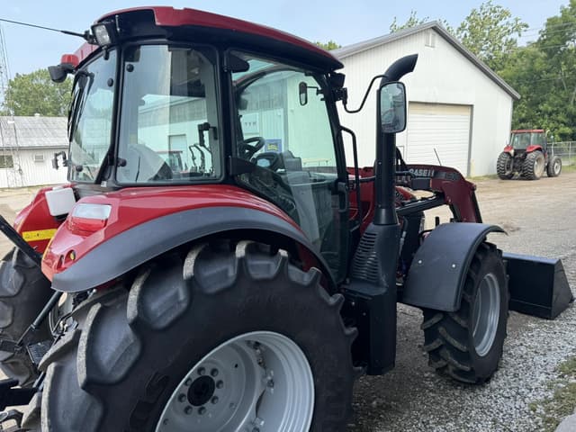 Image of Case IH Farmall 110C equipment image 3