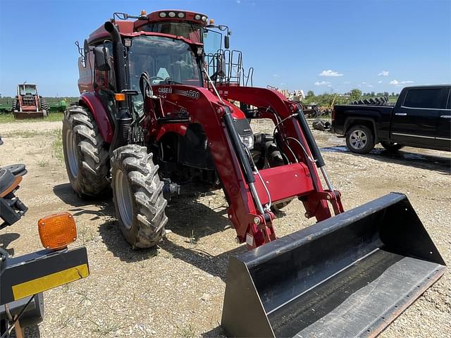 Image of Case IH Farmall 110C equipment image 1