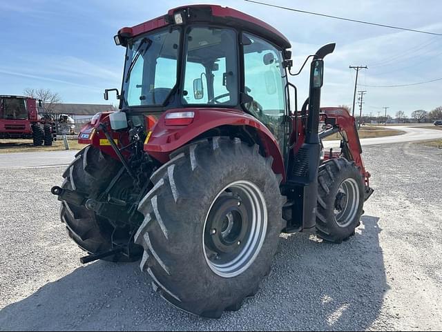 Image of Case IH Farmall 110C equipment image 2