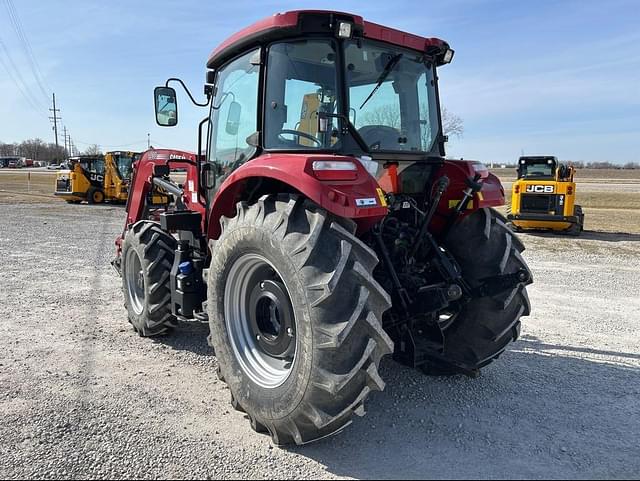 Image of Case IH Farmall 110C equipment image 4