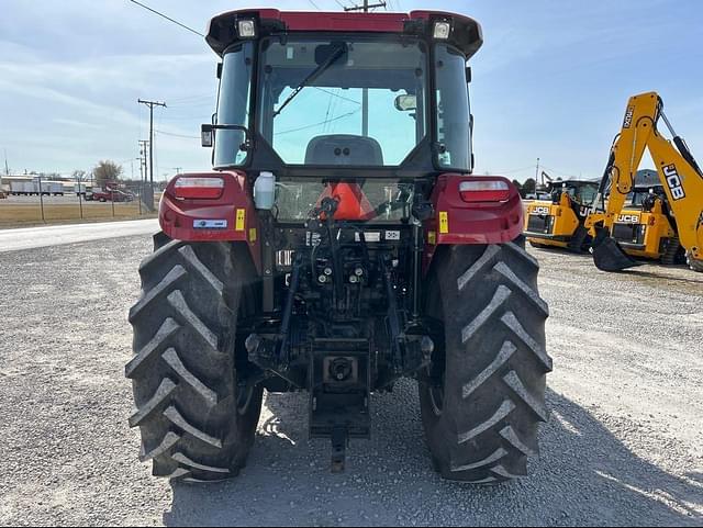 Image of Case IH Farmall 110C equipment image 3