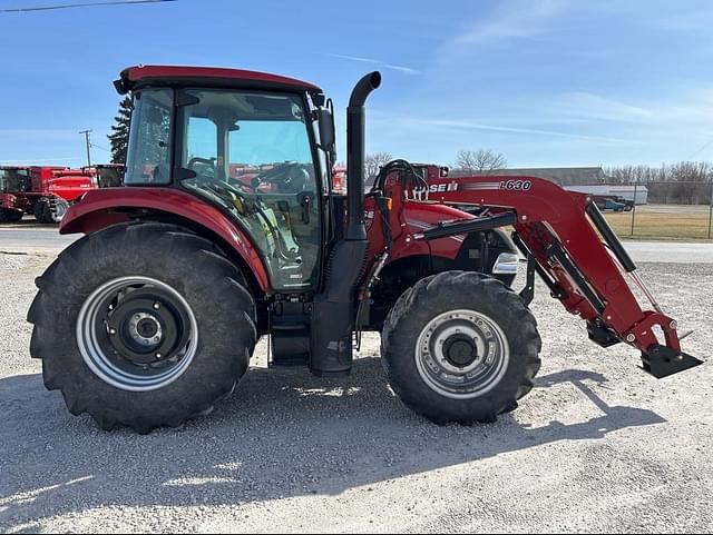 Image of Case IH Farmall 110C equipment image 1