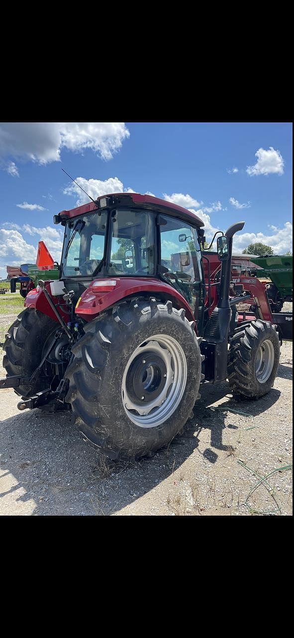 Image of Case IH Farmall 110C equipment image 3