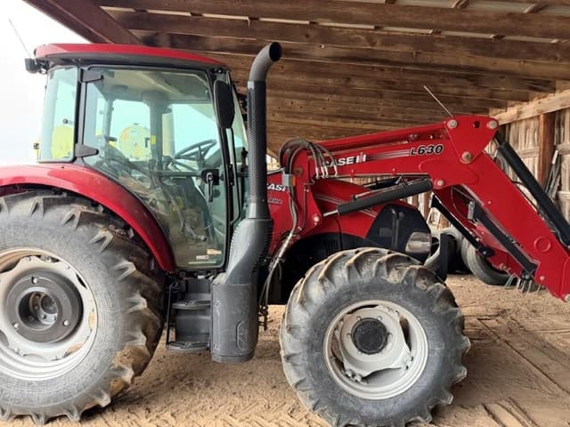 Image of Case IH Farmall 110C equipment image 2