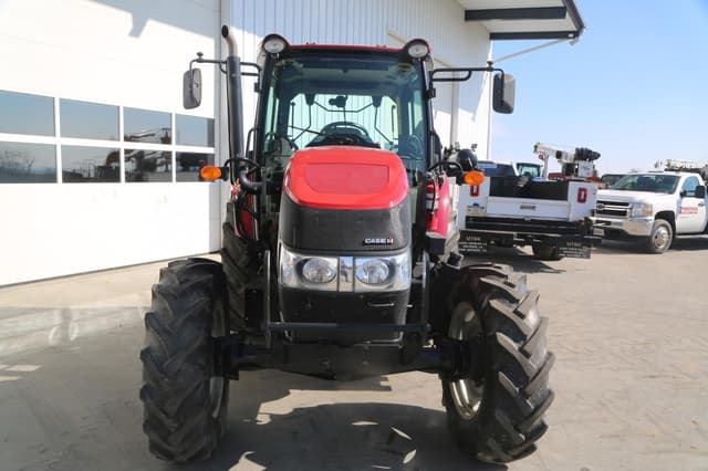 Image of Case IH Farmall 115A equipment image 4