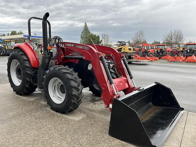Image of Case IH Farmall 120C equipment image 3