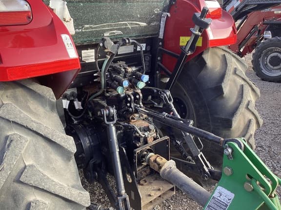 Image of Case IH Farmall 120C equipment image 4