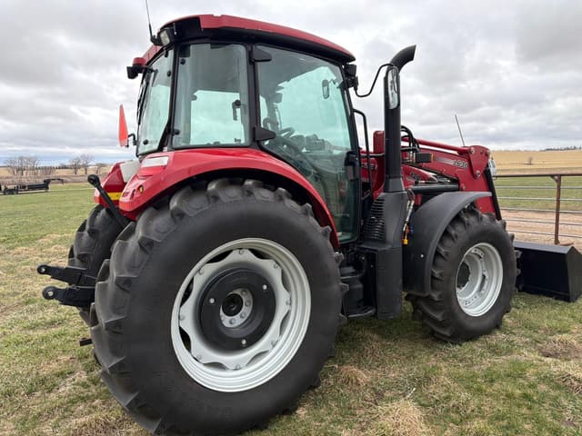 Image of Case IH Farmall 120C equipment image 2